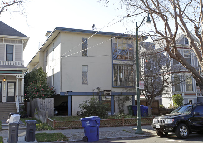 Camellia in Alameda, CA - Foto de edificio - Building Photo