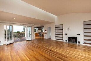 1090 Devonshire Dr in Encinitas, CA - Building Photo