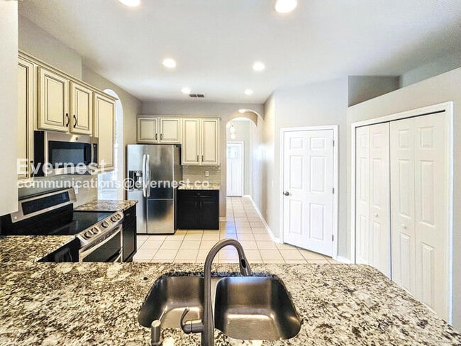 7709 Armonk Ln in Wesley Chapel, FL - Building Photo - Building Photo