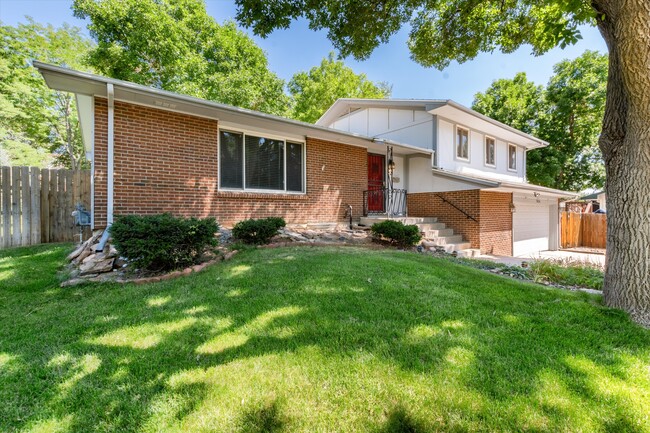 property at 7426 S Quince Ct