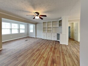 1311 Sunsweet Dr NE in Lawrenceville, GA - Foto de edificio - Building Photo