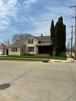 403 W South Park Ave, Unit Lower in Oshkosh, WI - Building Photo