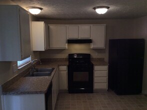1383 Muirfield Dr in Stone Mountain, GA - Building Photo - Building Photo