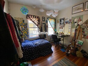 34 Darling St, Unit 2 in Boston, MA - Foto de edificio - Building Photo