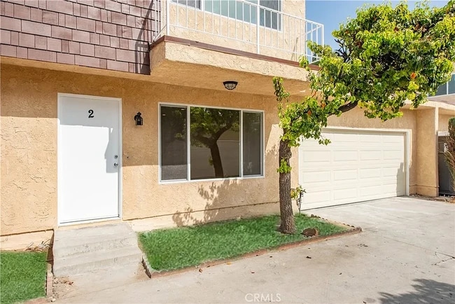8839 Cedros Ave in Panorama City, CA - Building Photo - Building Photo
