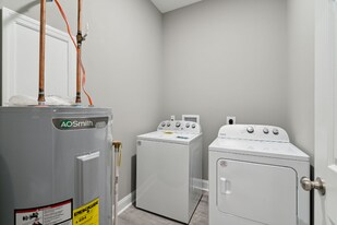 5050 Walnut St in Philadelphia, PA - Building Photo