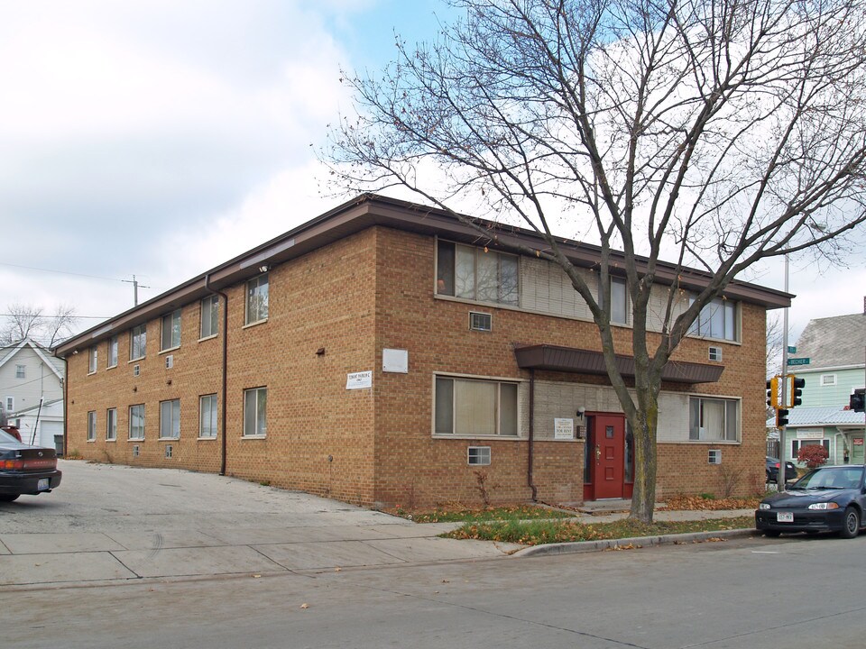 2103 S 71st St in Milwaukee, WI - Building Photo