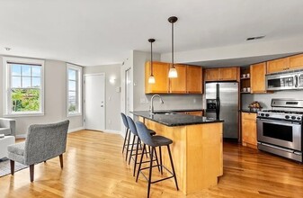 40 Baxter St, Unit 8 in Boston, MA - Building Photo - Building Photo