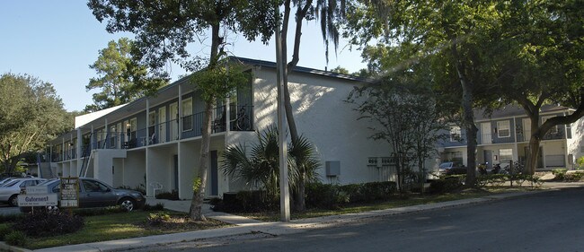 Gator View Apartments in Gainesville, FL - Foto de edificio - Building Photo