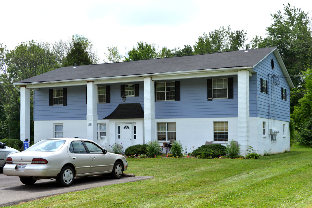 Colonial Terrace Apartments in Amelia, OH - Building Photo