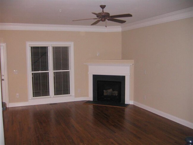 1176 Laurel Pl in Smyrna, GA - Foto de edificio - Building Photo