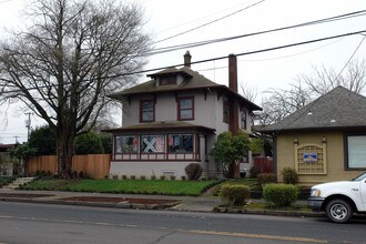 5214 N Lombard St in Portland, OR - Building Photo - Building Photo