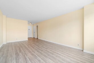 225 St Pauls Ave in Jersey City, NJ - Building Photo - Building Photo