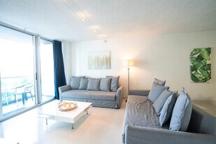 4001 S Ocean Dr in Hollywood, FL - Building Photo