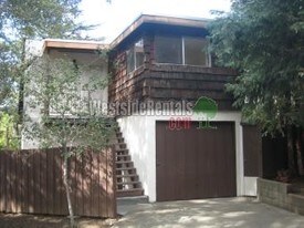 1811 Verdugo Knolls Dr in Glendale, CA - Building Photo