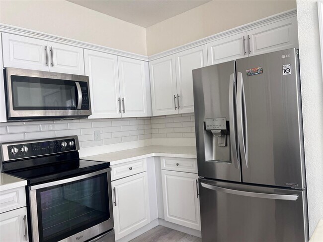 4415 SW 160th Ave, Unit 204 in Miramar, FL - Building Photo - Building Photo