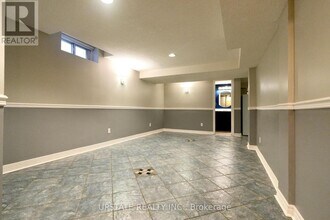 1627 Logandale Dr in Mississauga, ON - Building Photo - Building Photo