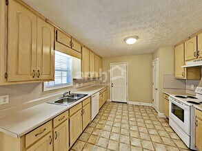 887 Kendall Park Dr in Winder, GA - Foto de edificio - Building Photo