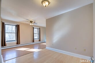 26 Greene Ave in Norwich, CT - Building Photo - Building Photo