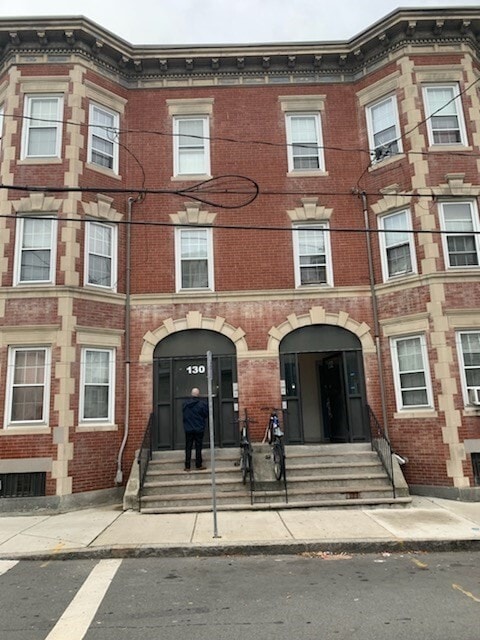 property at 136 Congress Ave