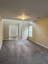 9146 Maple Grove Dr in Summerville, SC - Building Photo - Building Photo