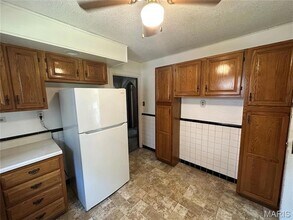 6832 Raymond Ave in University City, MO - Foto de edificio - Building Photo
