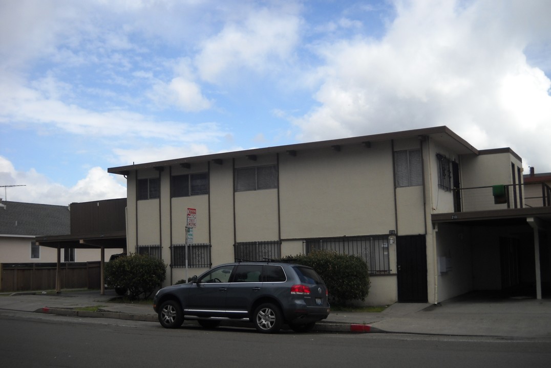 2103-2107 Bissell Ave in Richmond, CA - Building Photo