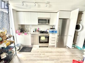 28 Wellesley St E in Toronto, ON - Building Photo - Building Photo