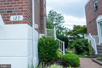 129 Ridgefield Rd in Philadelphia, PA - Building Photo - Building Photo