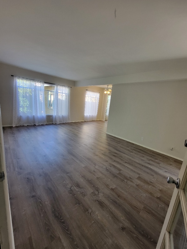 13531 Wyandotte St in Los Angeles, CA - Building Photo - Building Photo