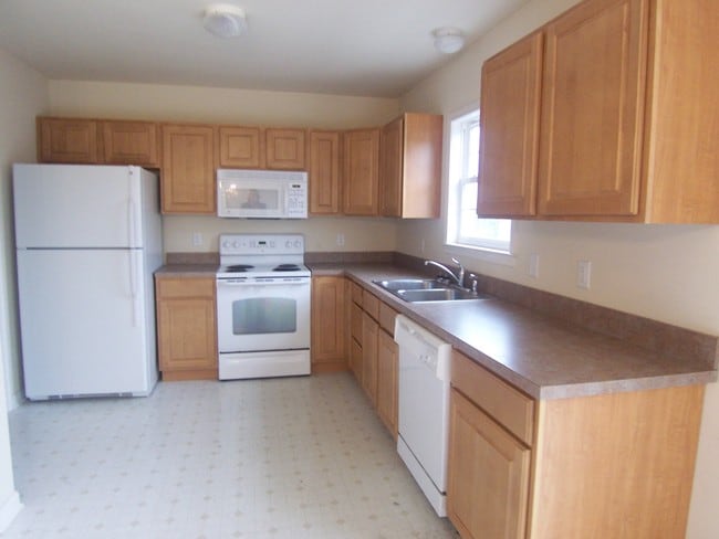 2 - 14 Tate Way in York, PA - Foto de edificio - Building Photo