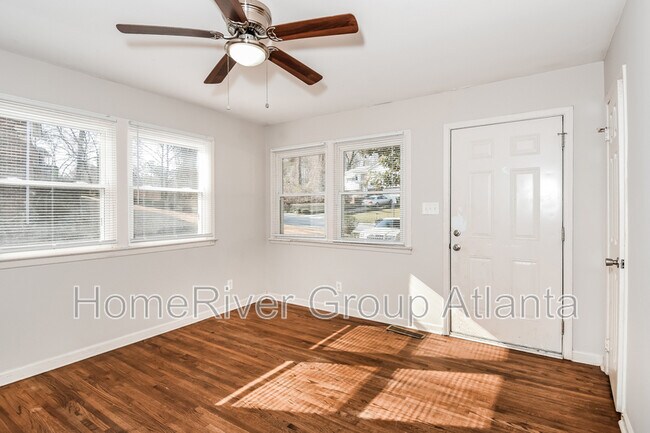 440 Dartmouth Dr SW in Atlanta, GA - Building Photo - Building Photo