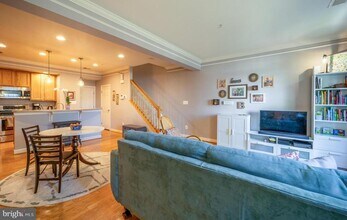 5673 Harrington Falls Ln in Alexandria, VA - Building Photo - Building Photo