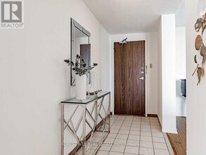 100 Antibes Dr in Toronto, ON - Building Photo - Building Photo