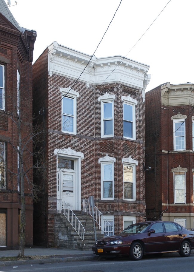 3330 6th Ave in Troy, NY - Foto de edificio - Building Photo