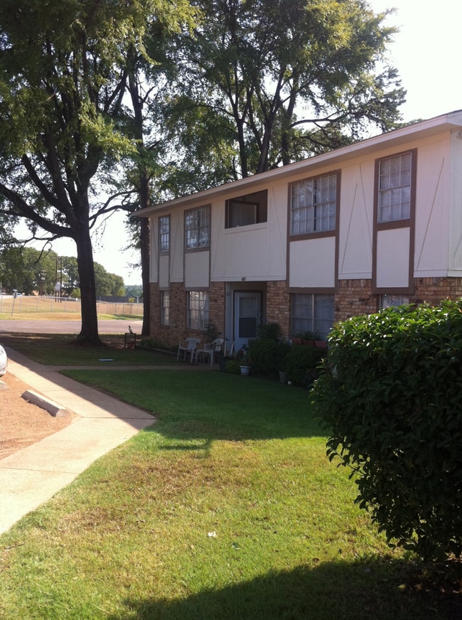 property at 610 N Redbud St