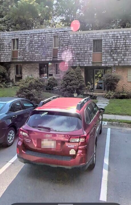 19621 Sparr Spring Rd in Gaithersburg, MD - Foto de edificio