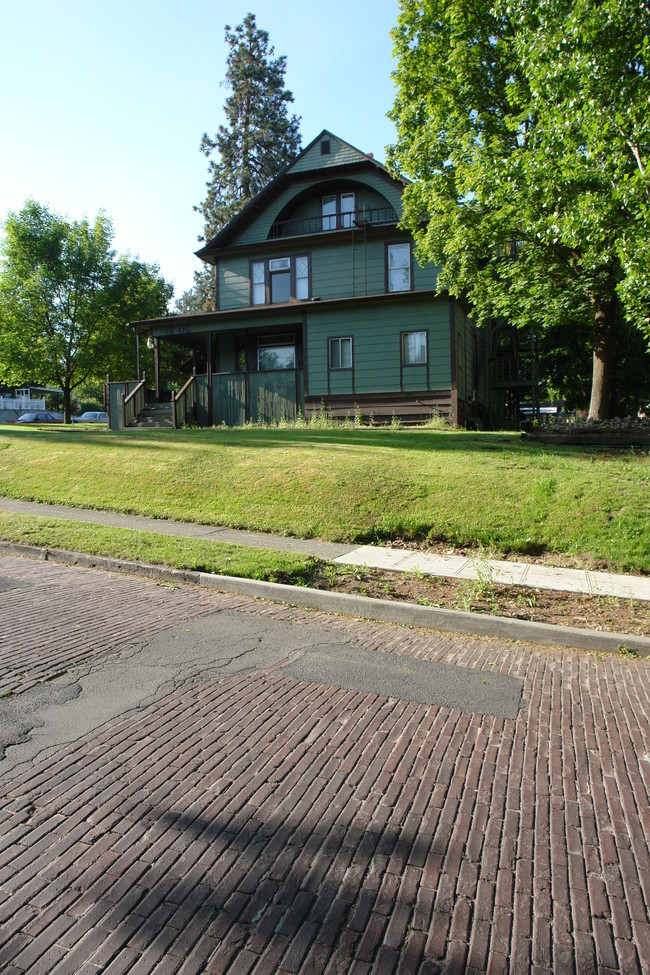 1203 W 8th Ave in Spokane, WA - Foto de edificio - Building Photo