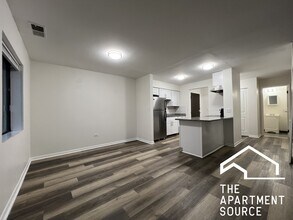 2310 N Harlem Ave, Unit 203 in Elmwood Park, IL - Foto de edificio - Building Photo