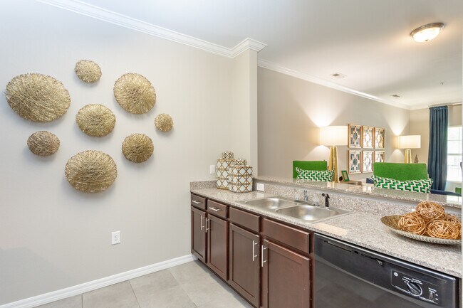 Village at Town Center in Raleigh, NC - Foto de edificio - Interior Photo
