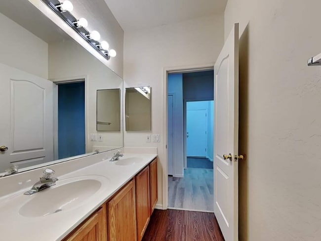 2102 E La Costa Dr in Chandler, AZ - Building Photo - Building Photo