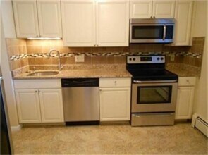 400 Savin Hill Ave in Boston, MA - Building Photo - Building Photo