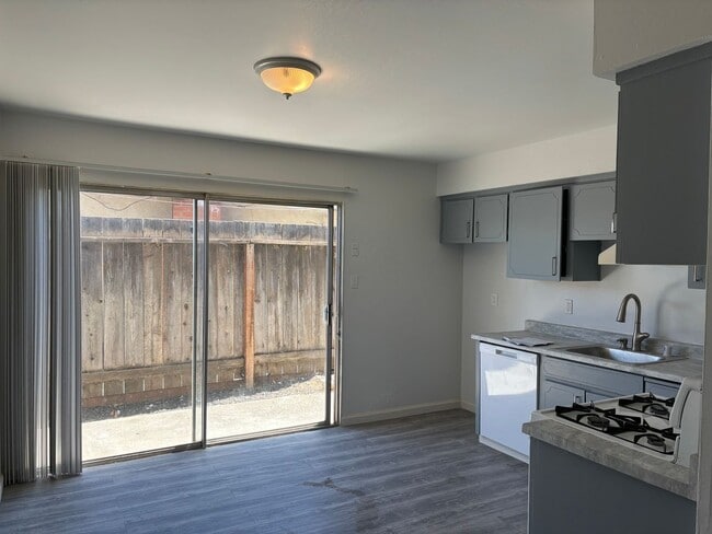 22 S Lake Dr in Antioch, CA - Building Photo - Building Photo