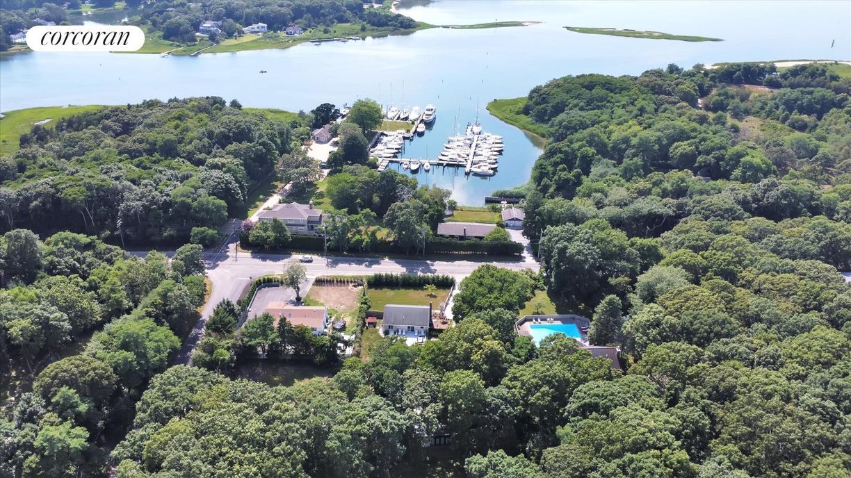 82 Three Mile Harbor Hog Creek Rd in East Hampton, NY - Foto de edificio