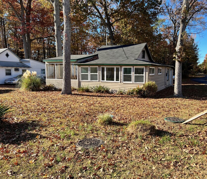 301 7th St in Colonial Beach, VA - Building Photo