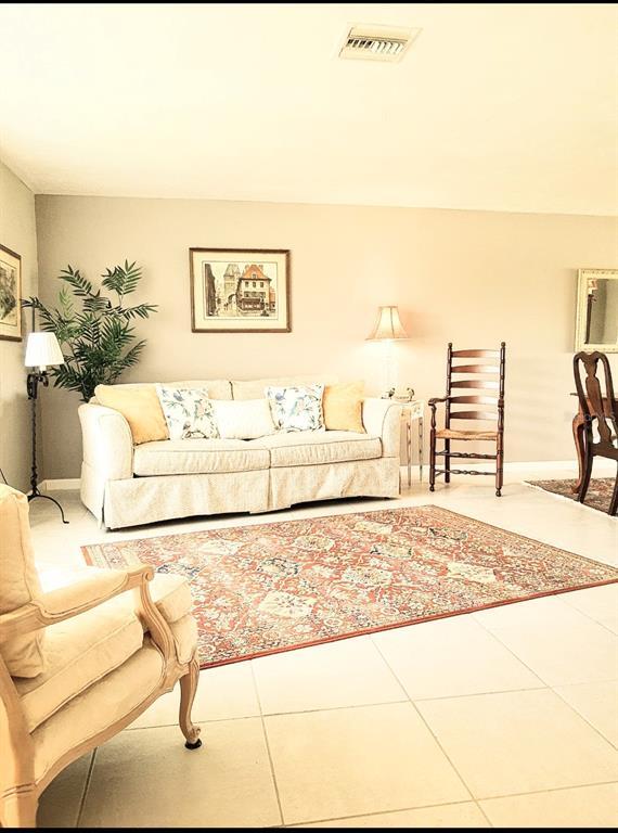 1335 Cambridge Dr in Venice, FL - Building Photo - Building Photo