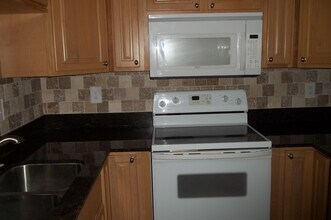 1504 SE Royal Green Cir in Port St. Lucie, FL - Building Photo - Building Photo