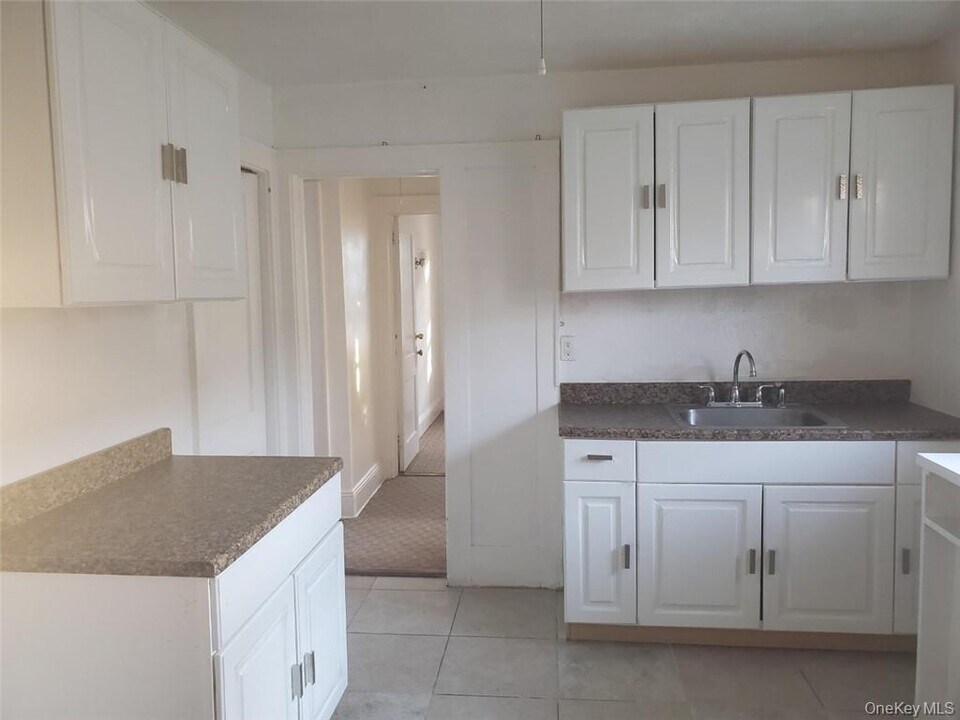 114 Lincoln Ave in New Rochelle, NY - Building Photo