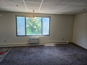 90 Sutton St, Unit 6B in North Andover, MA - Foto de edificio - Building Photo