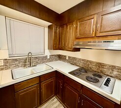 1000 Hillyer St in San Marcos, TX - Building Photo - Building Photo